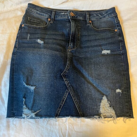 GUESS Los Angeles Distressed Denim Mini Skirt - Size S - Picture 1 of 3